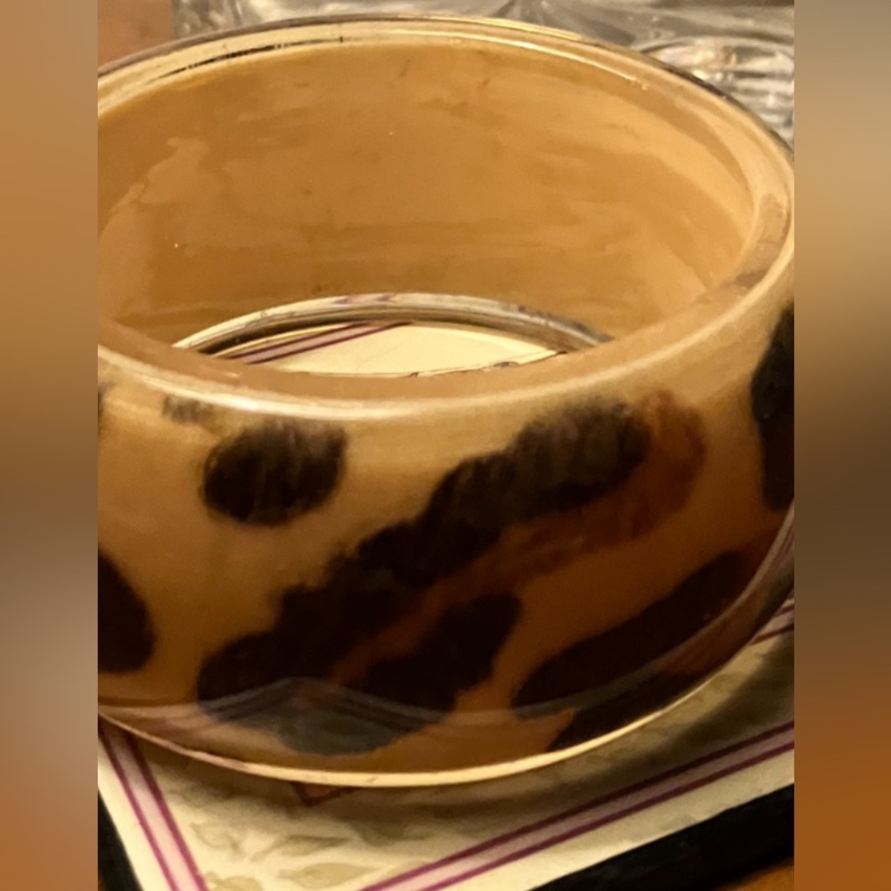 LEOPARD GLASS  CHUNKY BANGLE -lBRACELET - pristine